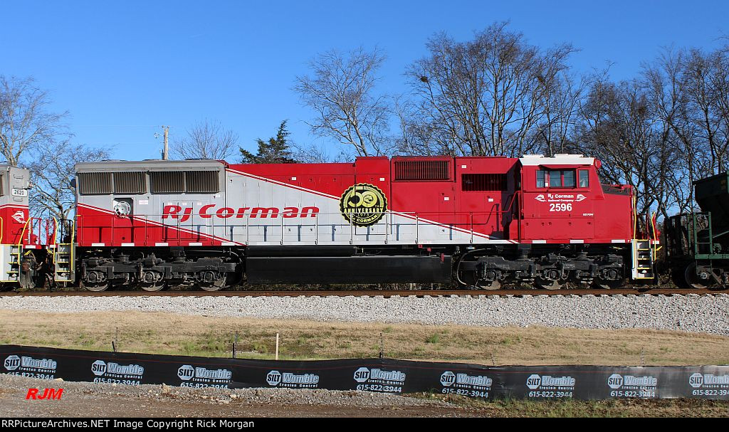 RJ Corman SD70M 2596